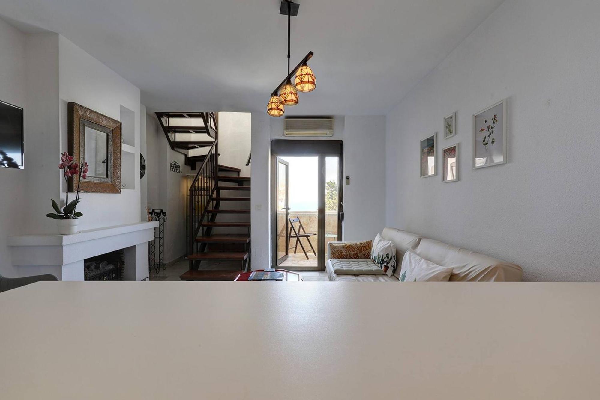 082 - Stunning Sea Views Beachfront Apartment ベナルマデナ エクステリア 写真