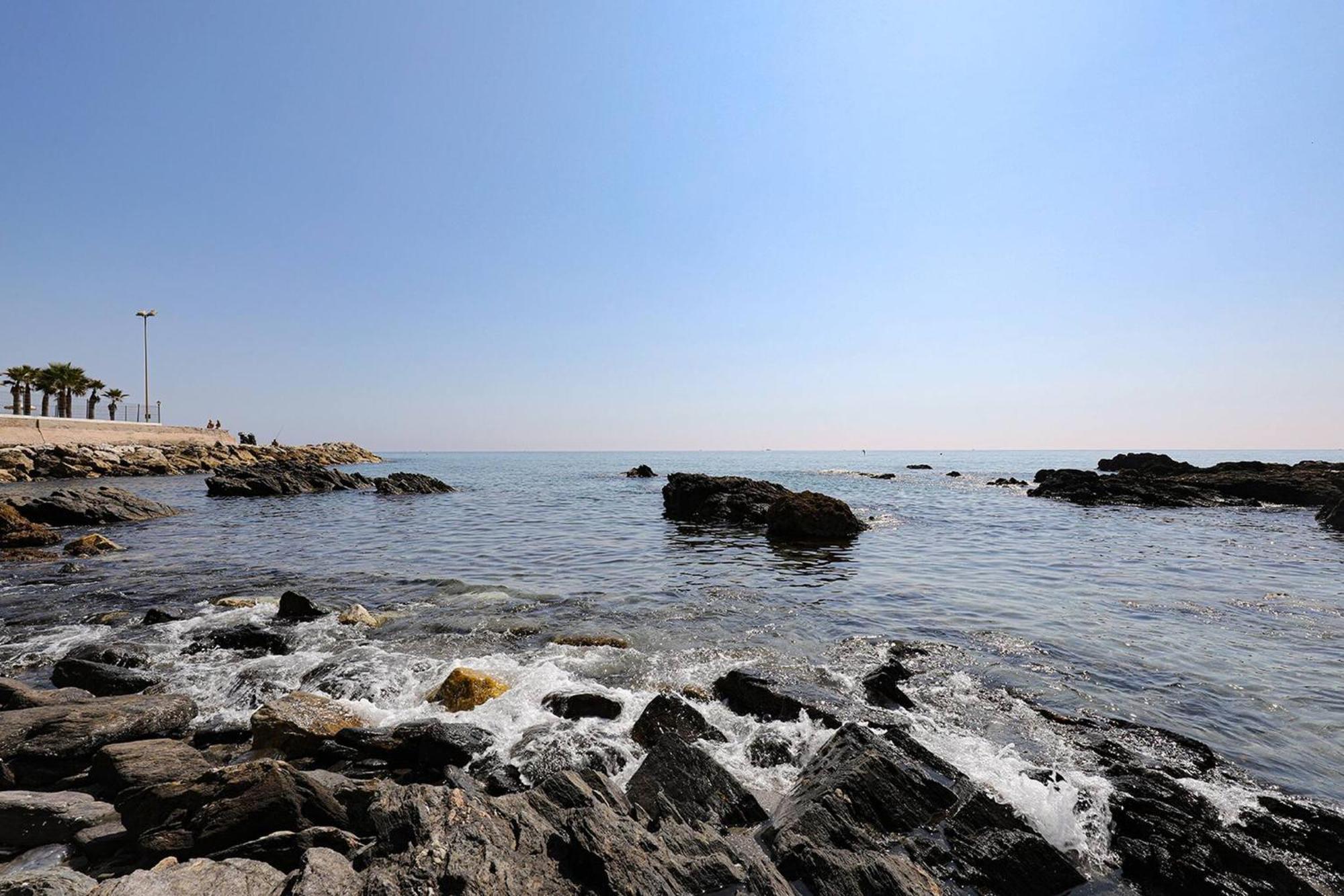 082 - Stunning Sea Views Beachfront Apartment ベナルマデナ エクステリア 写真