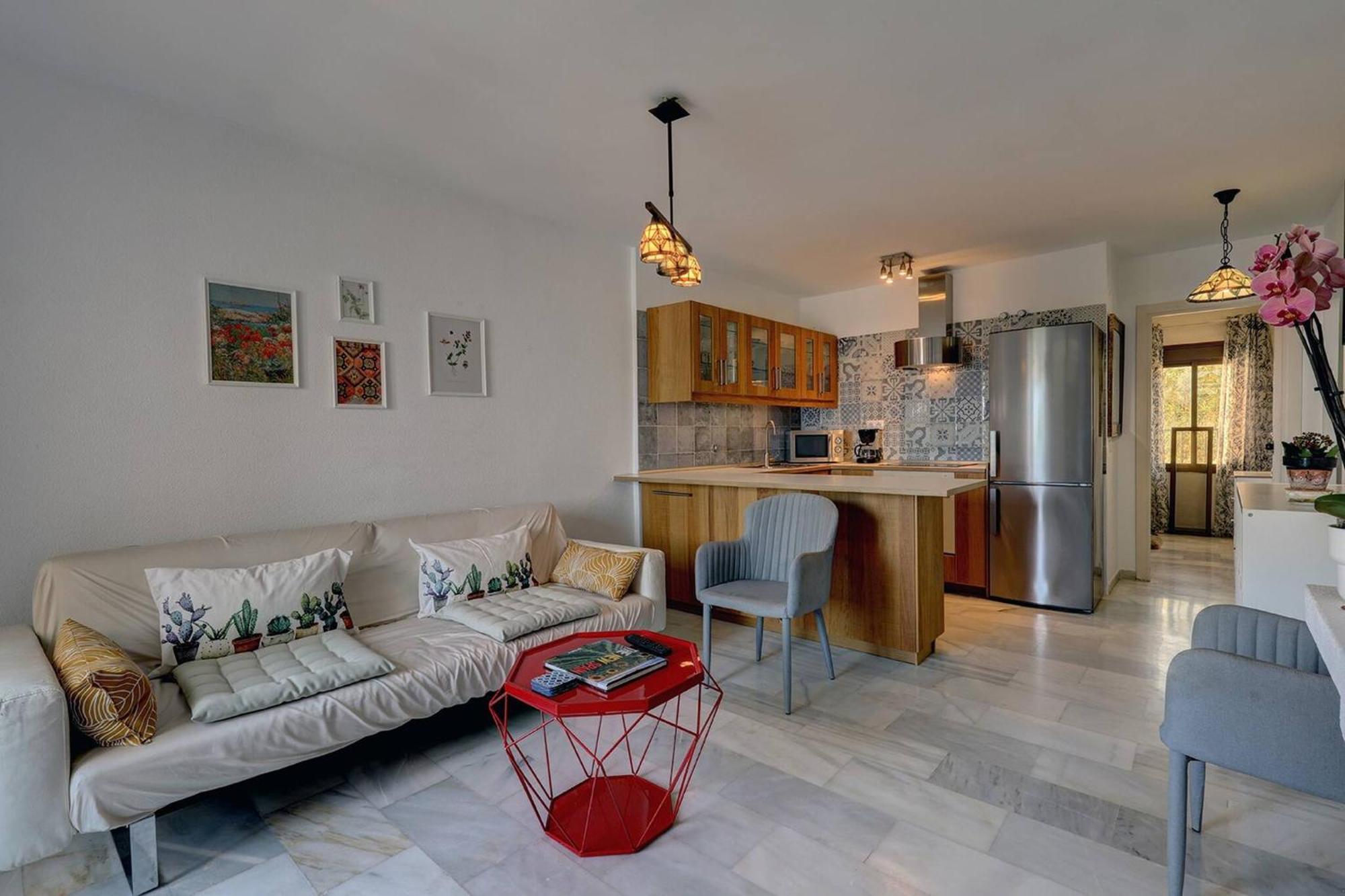 082 - Stunning Sea Views Beachfront Apartment ベナルマデナ エクステリア 写真