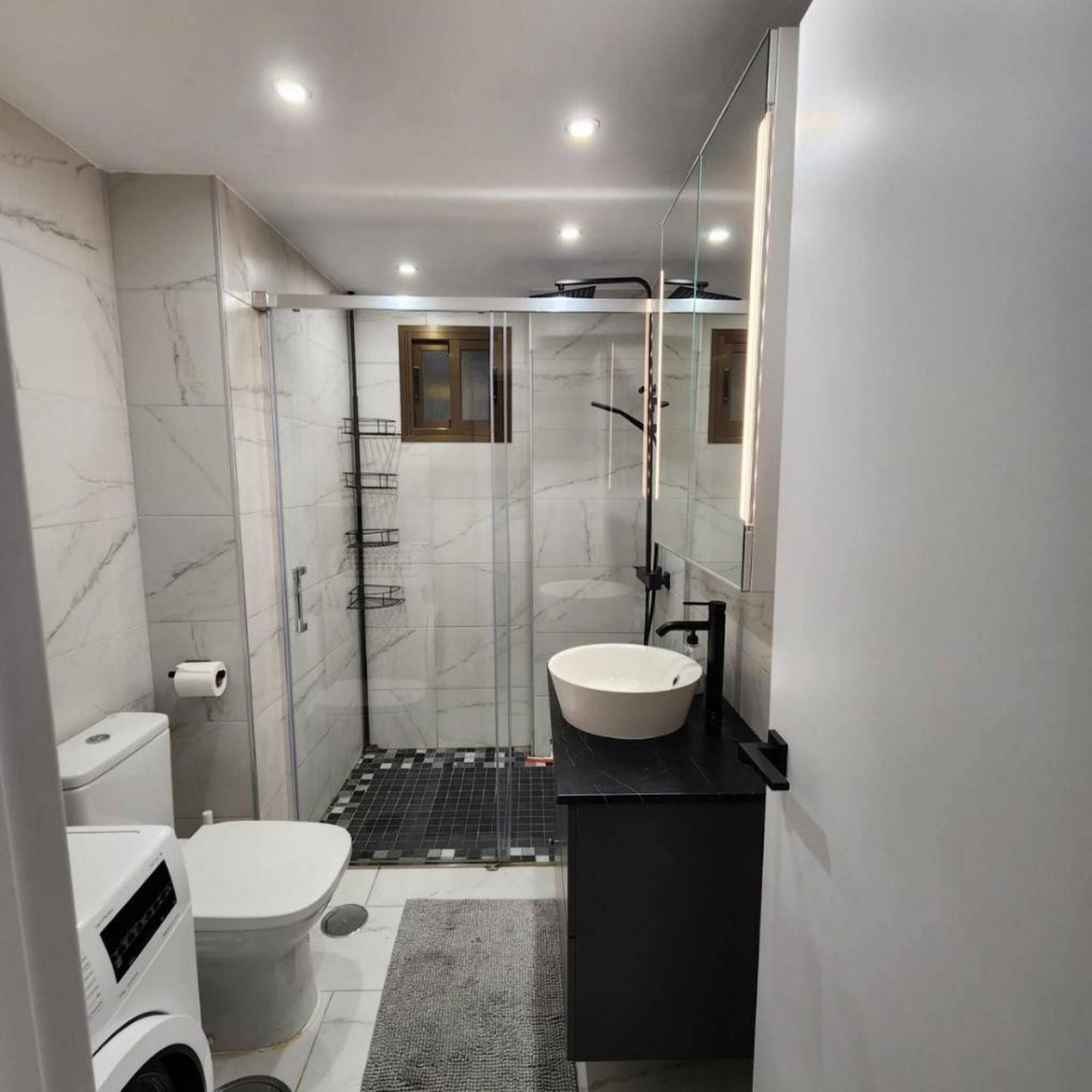 082 - Stunning Sea Views Beachfront Apartment ベナルマデナ エクステリア 写真