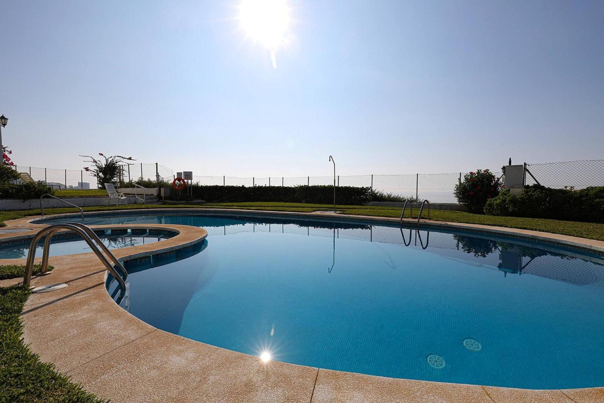 082 - Stunning Sea Views Beachfront Apartment ベナルマデナ エクステリア 写真