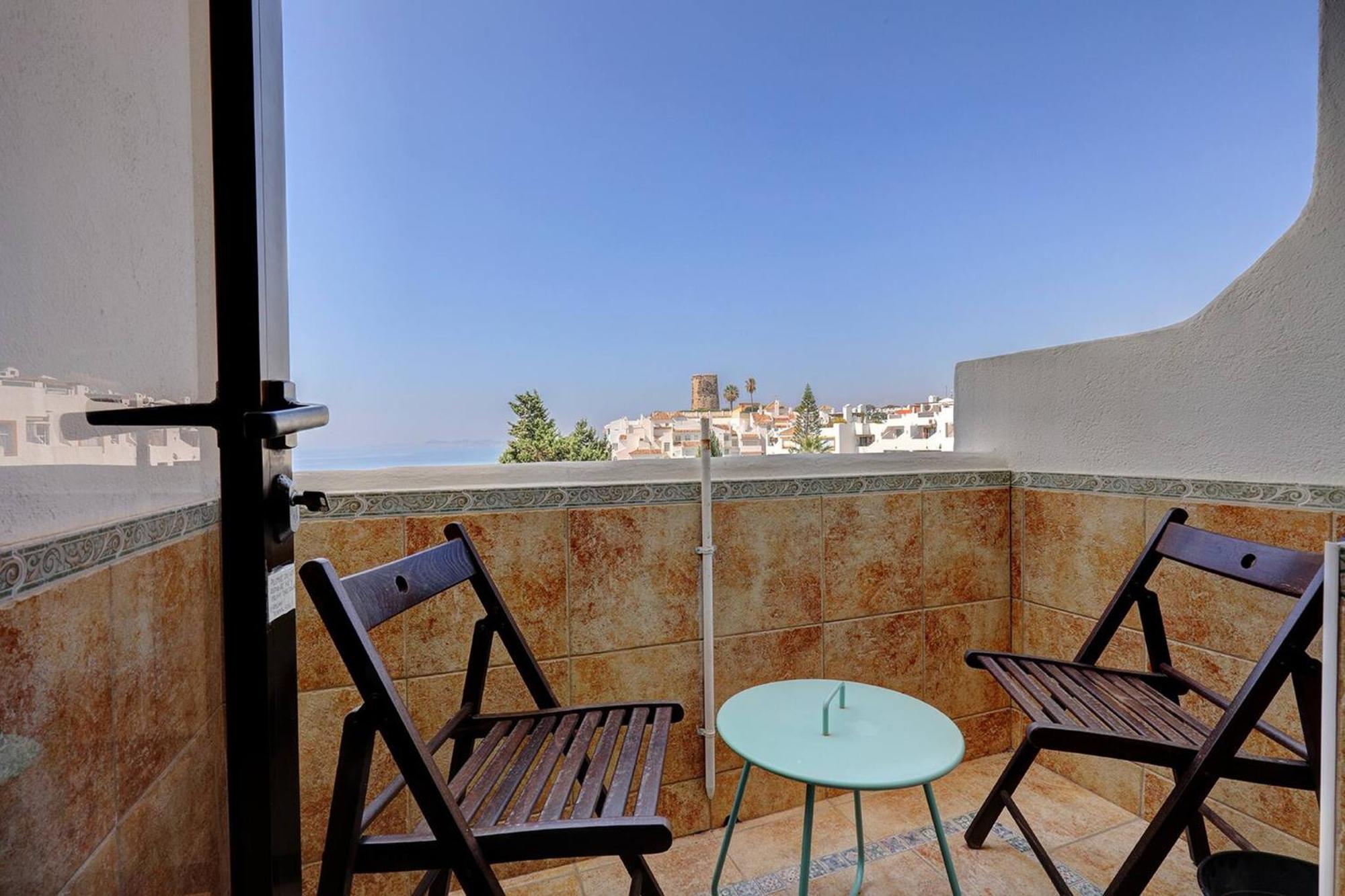082 - Stunning Sea Views Beachfront Apartment ベナルマデナ エクステリア 写真
