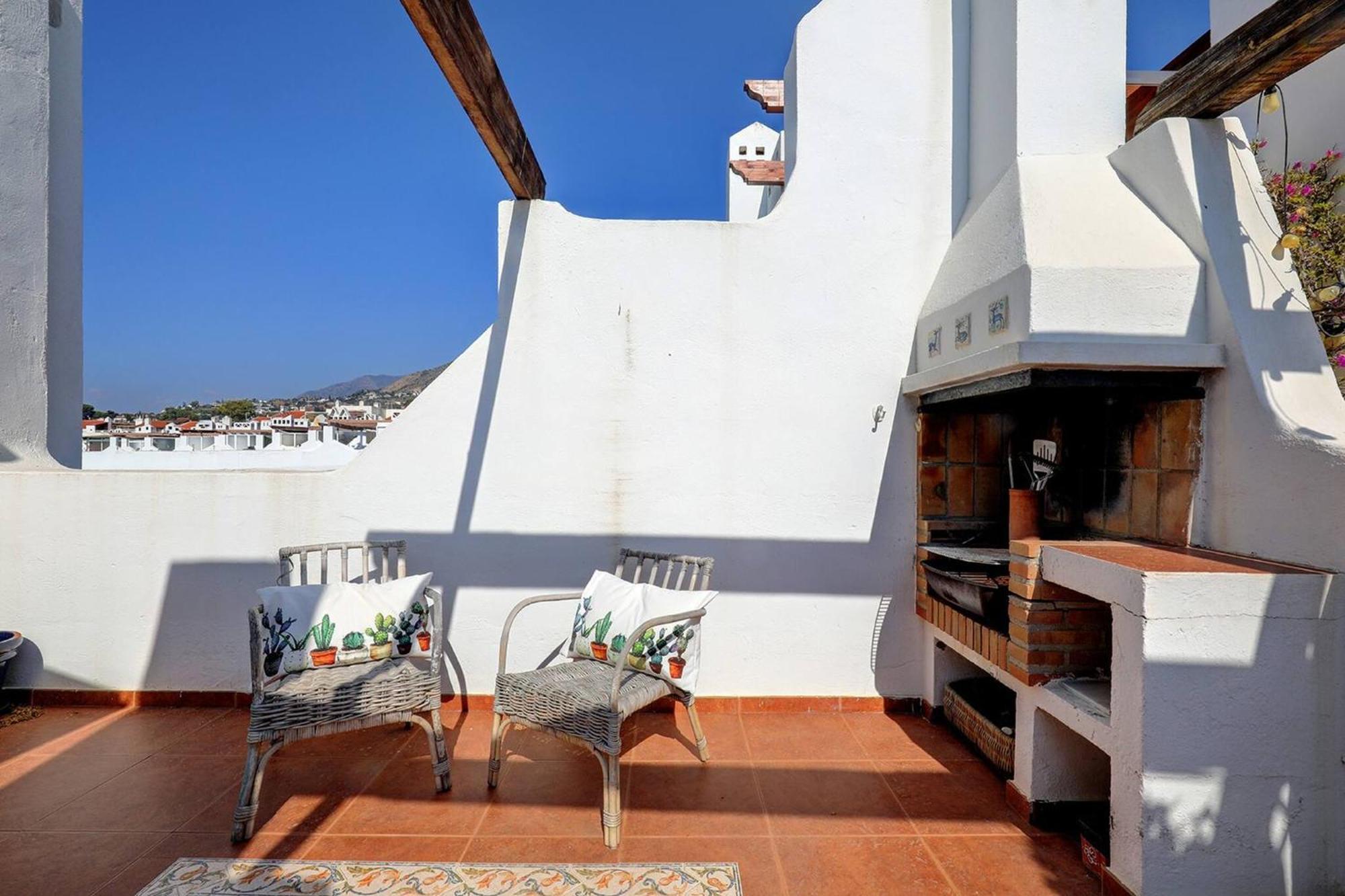 082 - Stunning Sea Views Beachfront Apartment ベナルマデナ エクステリア 写真